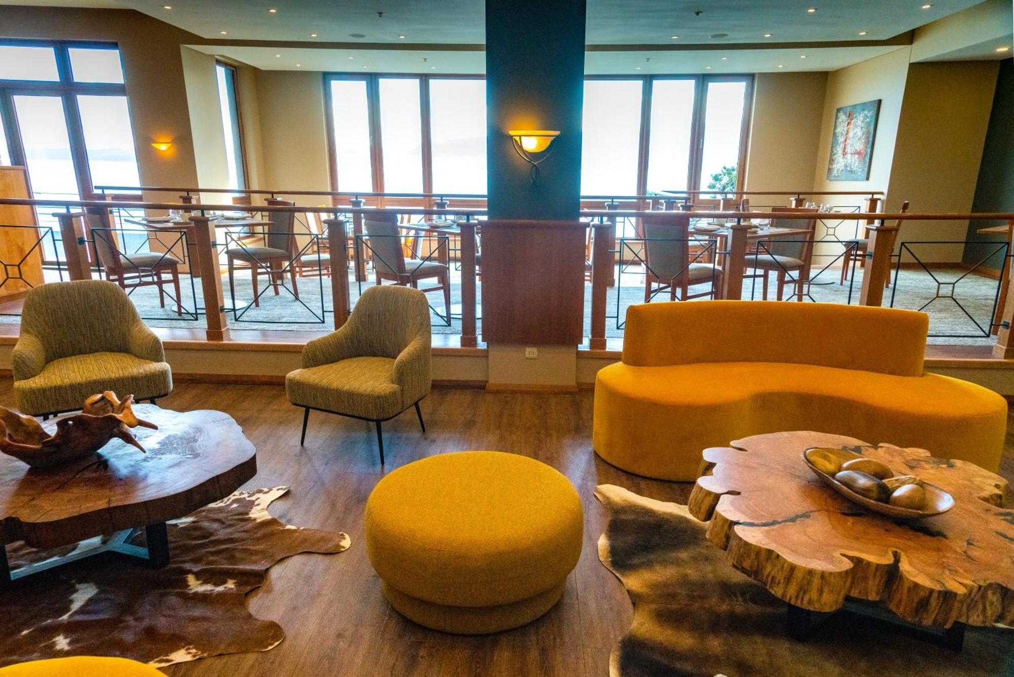 Park Lake Luxury Hotel Pucón Εξωτερικό φωτογραφία The lobby of the hotel