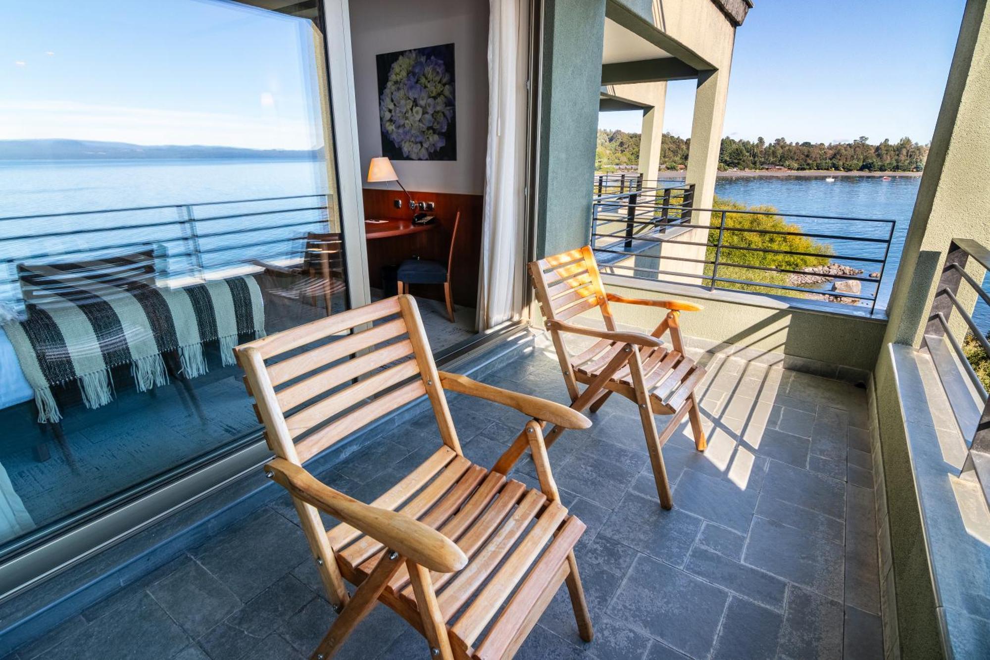 Park Lake Luxury Hotel Pucón Εξωτερικό φωτογραφία A balcony