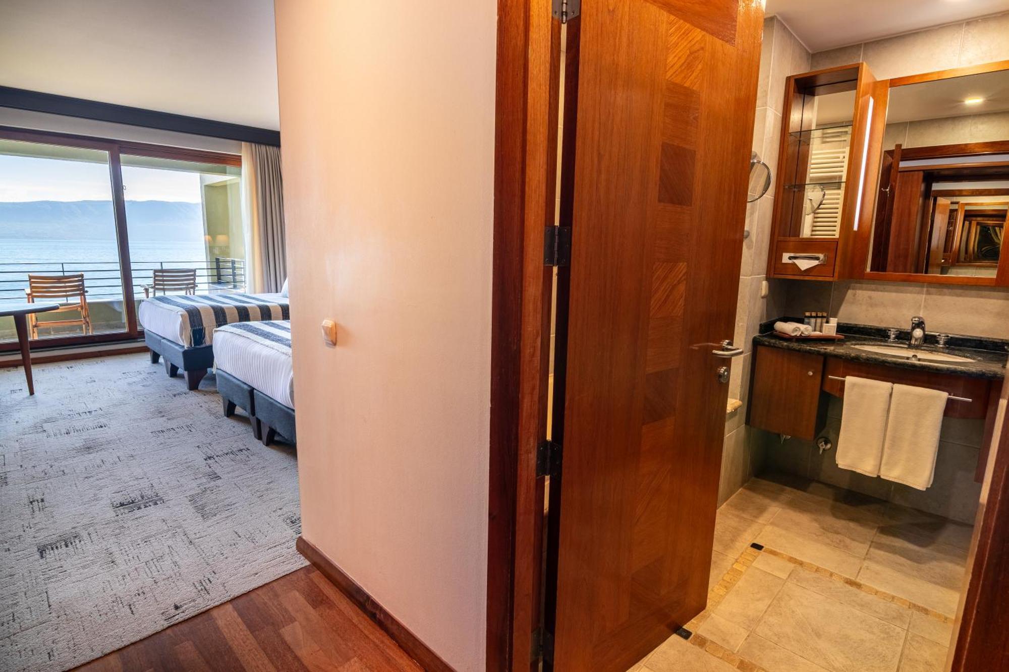 Park Lake Luxury Hotel Pucón Εξωτερικό φωτογραφία A room at the hotel