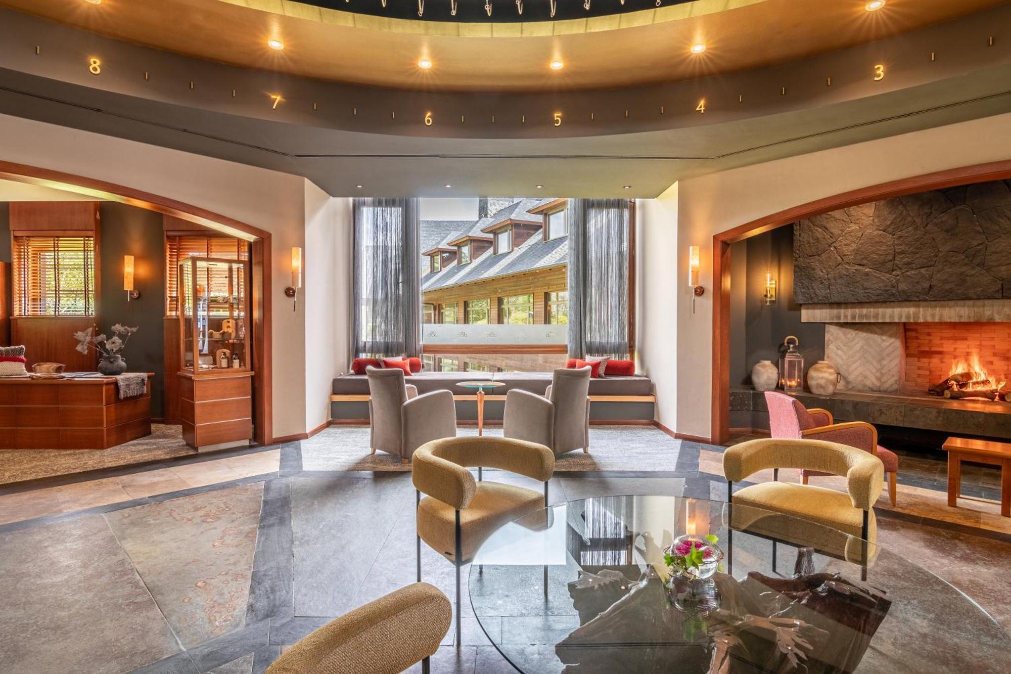 Park Lake Luxury Hotel Pucón Εξωτερικό φωτογραφία The lobby of the hotel