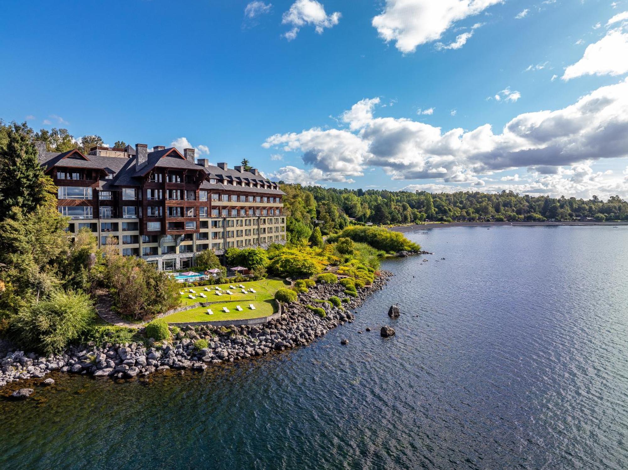 Park Lake Luxury Hotel Pucón Εξωτερικό φωτογραφία Aerial view of the hotel