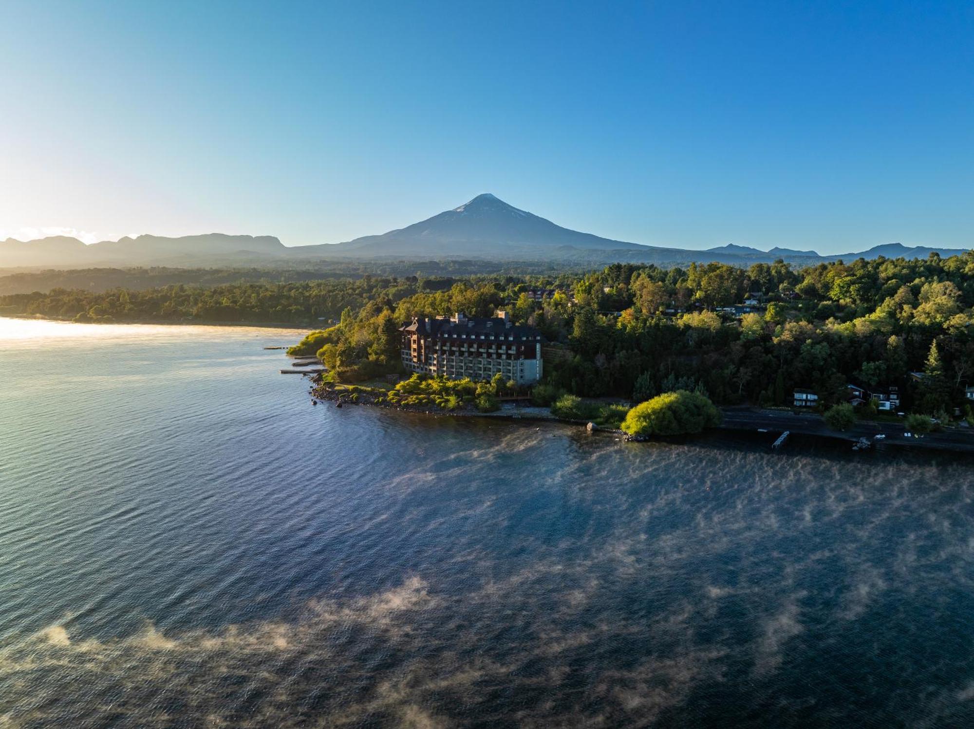 Park Lake Luxury Hotel Pucón Εξωτερικό φωτογραφία Aerial view of the hotel