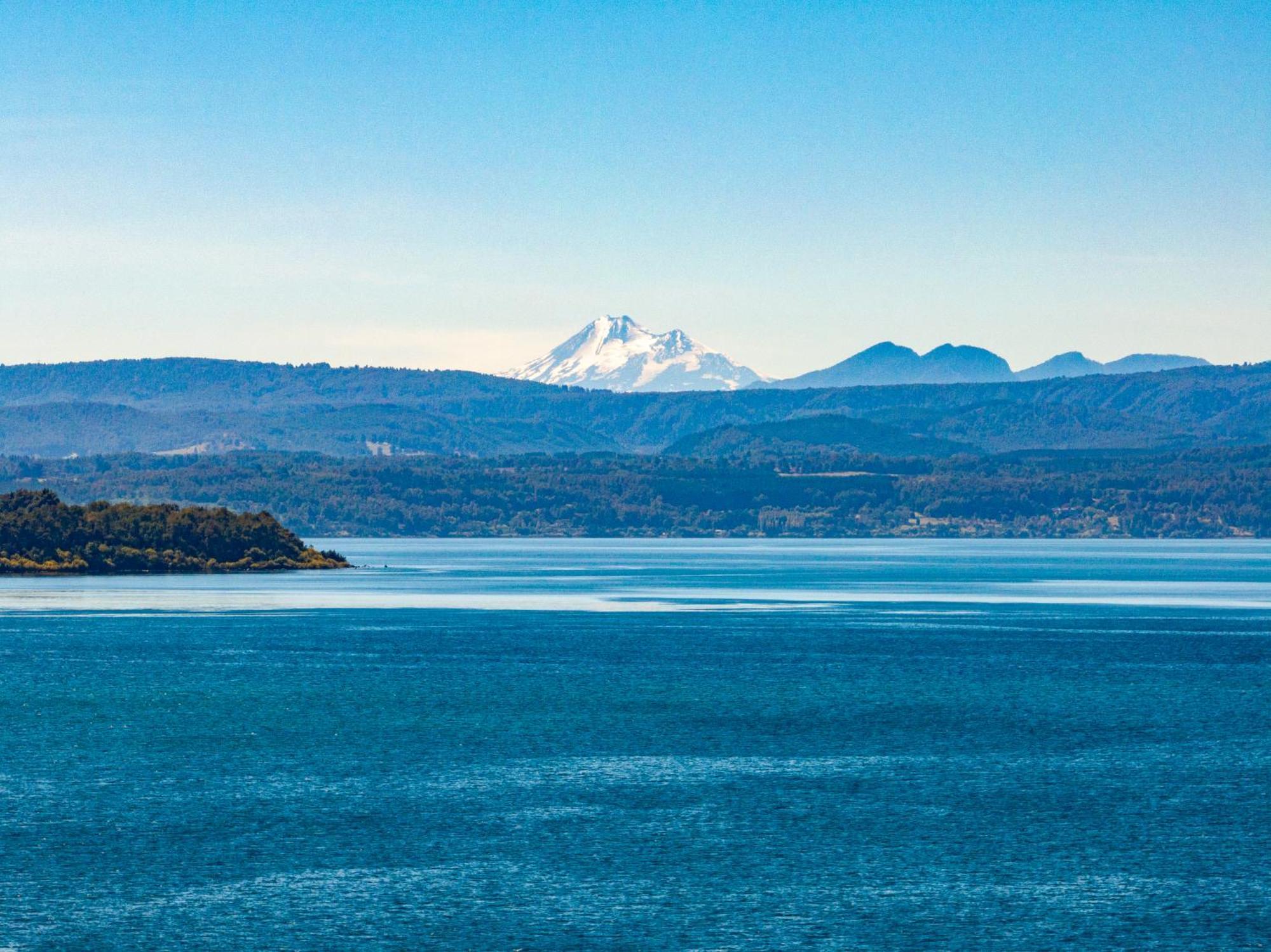Park Lake Luxury Hotel Pucón Εξωτερικό φωτογραφία View of the Olympic Mountains from the Strait of Juan de Fuca